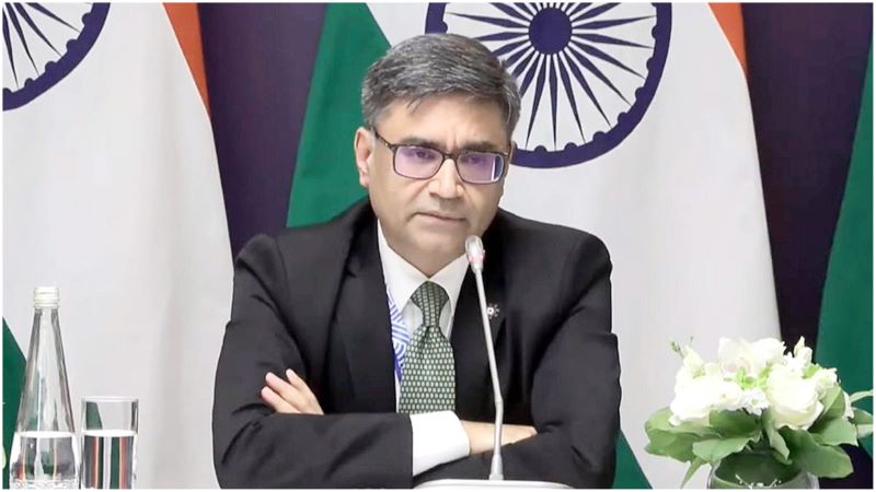 বাংলাদেশ সফর নিয়ে দিল্লিতে সাংসদদের ব্রিফ করলেন বিক্রম মিশ্রি